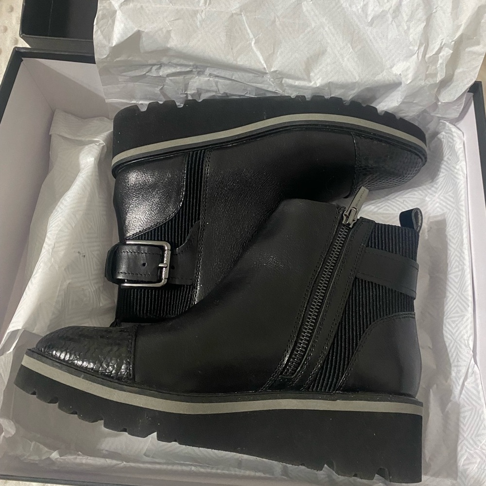 Donald Pliner Tinsley Boot- Distressed Goat (6.5)